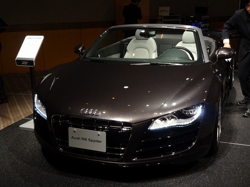 Audi R8 GT Spyder動画