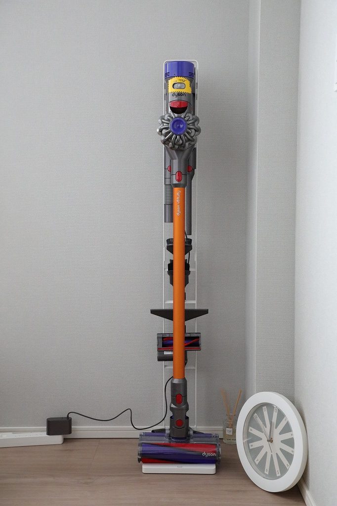 Dyson V8 Fluffy フラフィ Sv10ff2の収納は 山崎実業の コードレスクリーナースタンド Towerがお勧め 人生 いつも今日がピーク